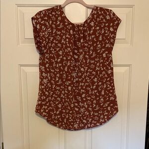 Fun 2 Fun Maroon and Cream Flutter Sleeve Blouse